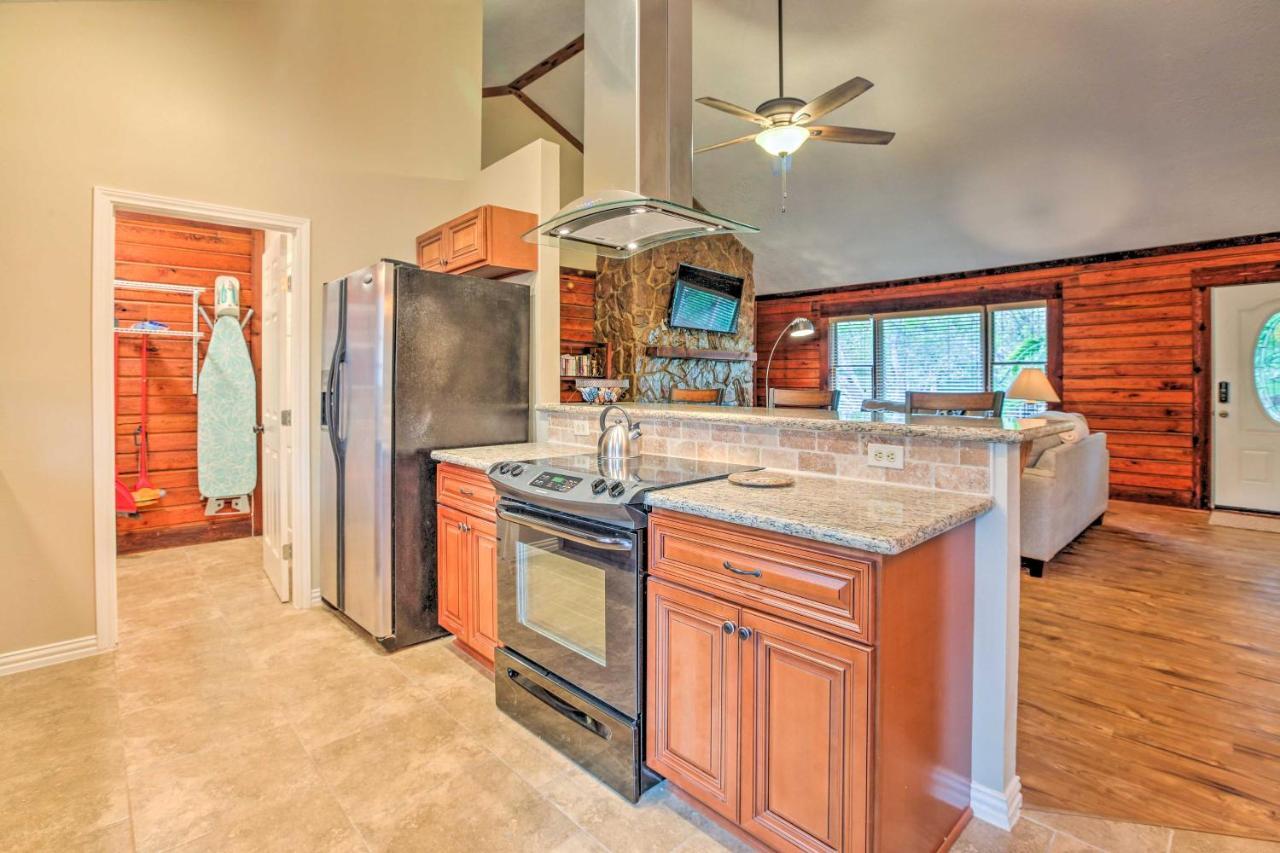 Spacious Kemah Clear Lake Home With Porch And Fire Pit Luaran gambar