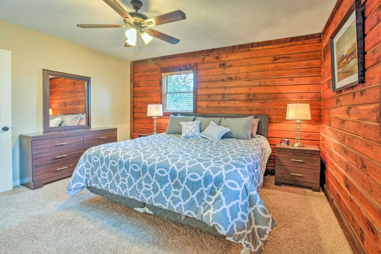 Spacious Kemah Clear Lake Home With Porch And Fire Pit Luaran gambar